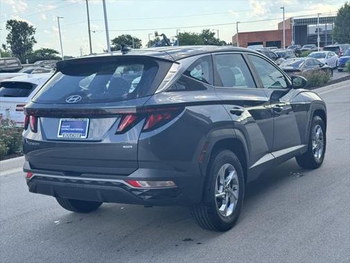 2022 Hyundai TUCSON SE
