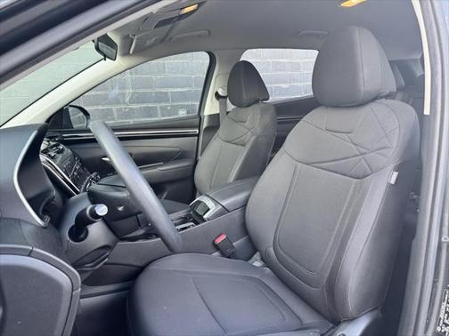 2022 Hyundai TUCSON SE