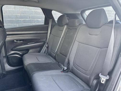 2022 Hyundai TUCSON SE