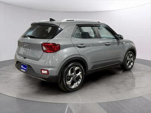 2022 Hyundai VENUE SEL