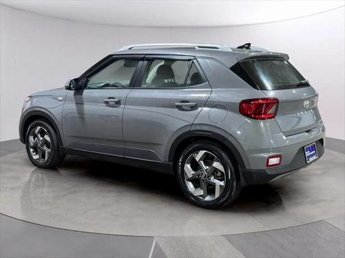 2022 Hyundai VENUE SEL