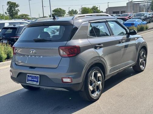 2022 Hyundai VENUE SEL