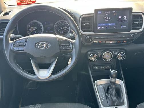 2022 Hyundai VENUE SEL