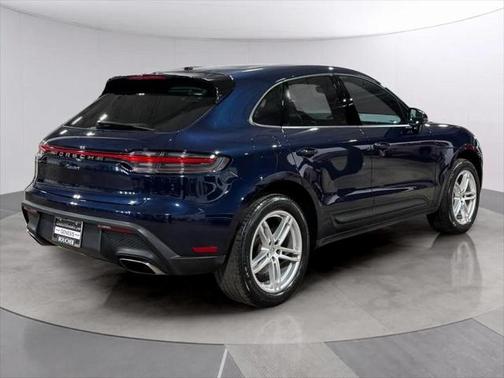 2023 Porsche Macan Base