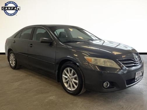 Photo 1 of 20 of 2011 Toyota Camry XLE
