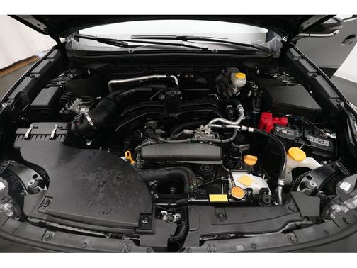 Crystal Black Silica 2025 Subaru Outback Limited