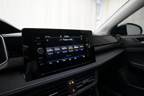 2025 Volkswagen Taos 1.5T SE Black