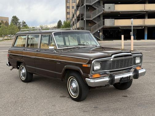 Brown 1979 Jeep Wagoneer 4wd 360 V8