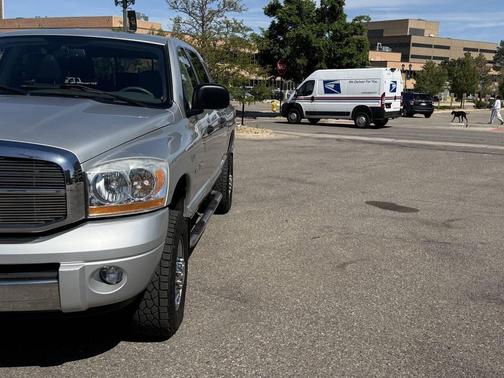Bright Silver Metallic Clearcoat 2006 Dodge Ram 1500 Laramie Mega Cab