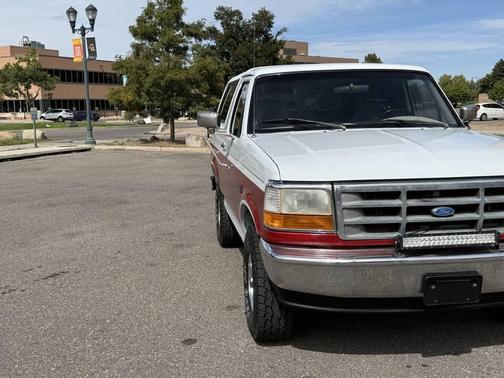 1996 Ford Bronco XLT 2dr 4WD SUV