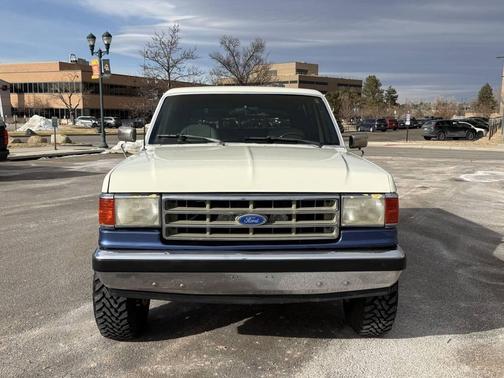 1990 Ford Bronco XLT 2dr 4WD SUV