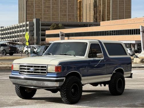 1990 Ford Bronco XLT 2dr 4WD SUV