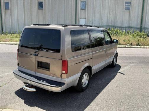 2000 GMC Safari SLT AWD