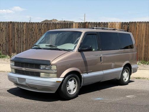 2000 GMC Safari SLT AWD