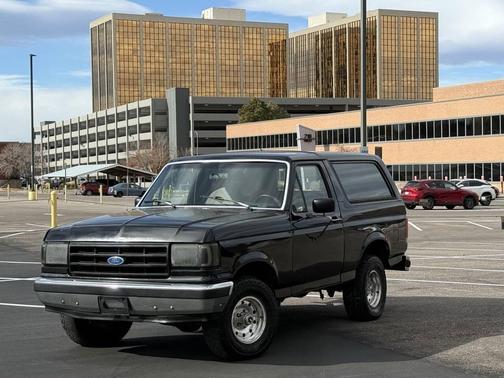 1990 Ford Bronco XLT 2dr 4WD SUV
