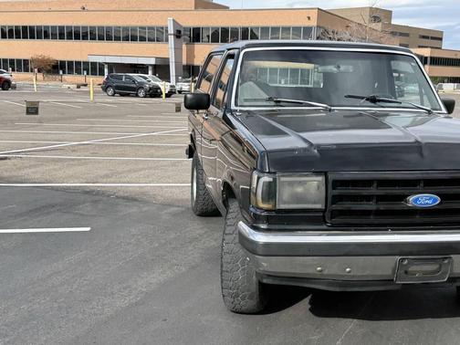 1990 Ford Bronco XLT 2dr 4WD SUV