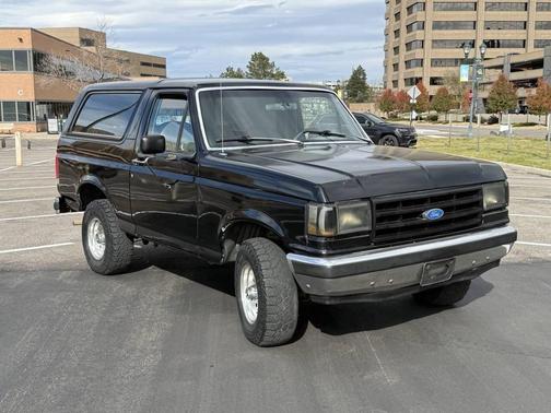 1990 Ford Bronco XLT 2dr 4WD SUV