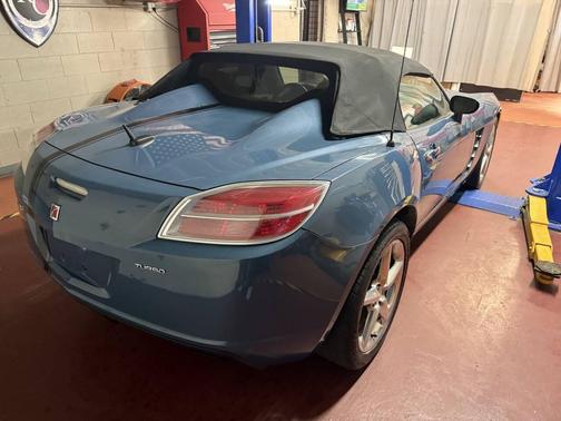 2008 Saturn Sky Red Line