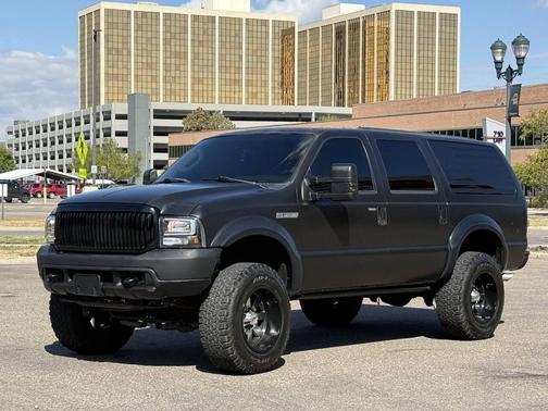 Black Clearcoat 2004 Ford Excursion XLS