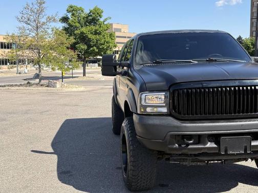 Black Clearcoat 2004 Ford Excursion XLS