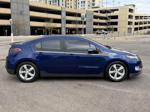 2013 Chevrolet Volt Base