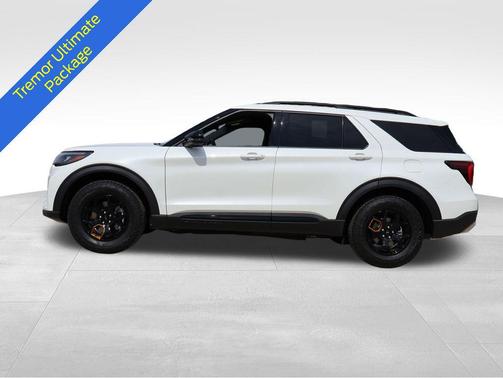Star White Metallic Tri-Coat 2026 Ford Explorer Tremor