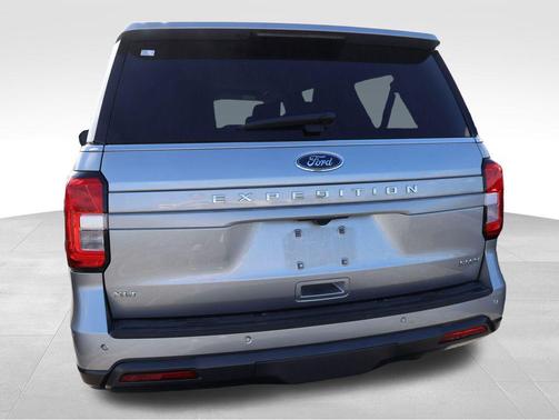 Silver Metallic 2022 Ford Expedition Max XLT