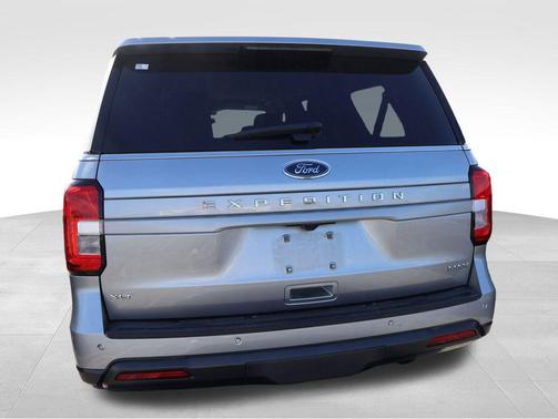 Silver Metallic 2022 Ford Expedition Max XLT
