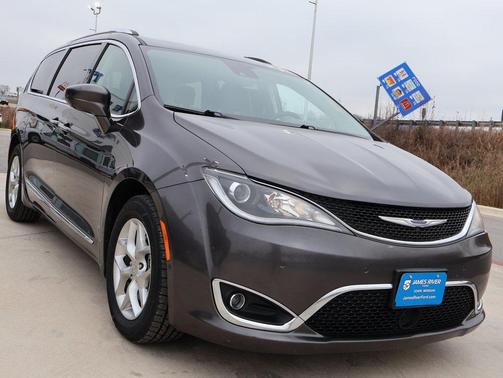 2019 Chrysler Pacifica Touring-L Plus
