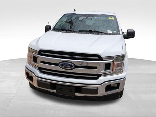 Oxford White 2019 Ford F-150 XLT