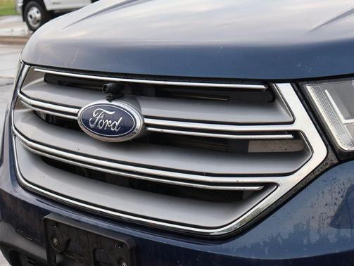 Shadow Black 2017 Ford Edge SE