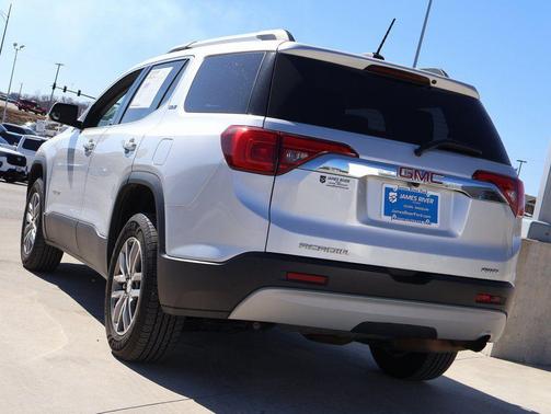 2017 GMC Acadia SLE-2