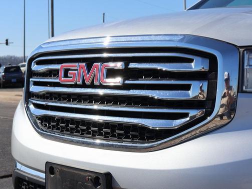 2017 GMC Acadia SLE-2