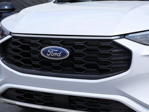 2025 Ford Escape ST-Line Elite