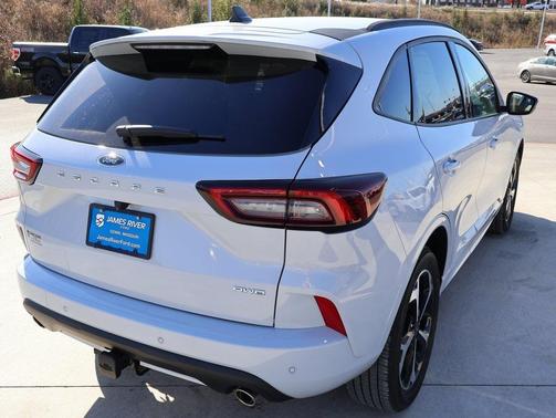 2025 Ford Escape ST-Line Elite
