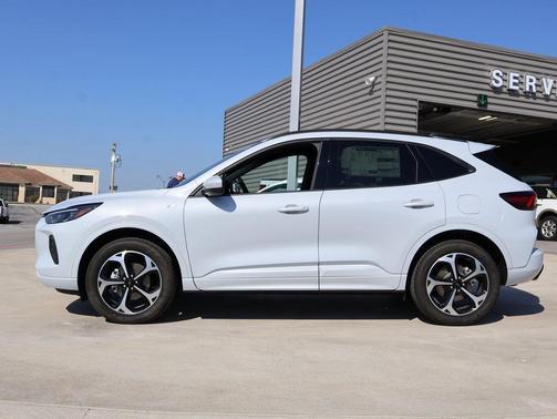 2025 Ford Escape ST-Line Elite