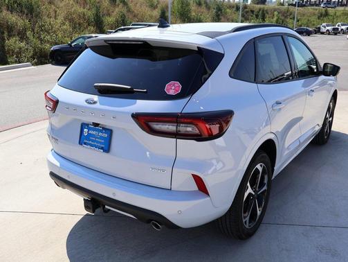 2025 Ford Escape ST-Line Elite