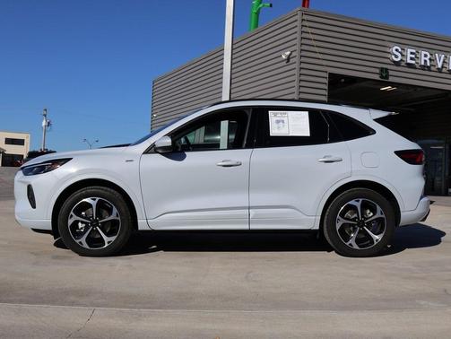 2025 Ford Escape ST-Line Elite