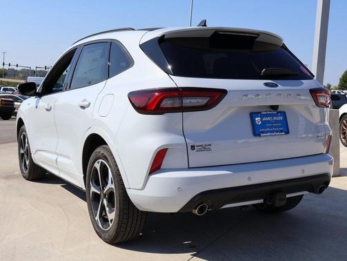 2025 Ford Escape ST-Line Elite