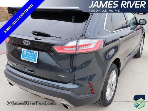 2022 Ford Edge Titanium
