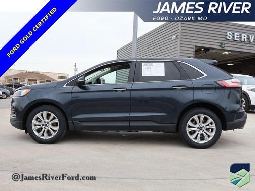 2022 Ford Edge Titanium