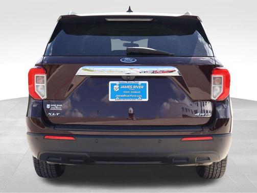 Red Metallic 2022 Ford Explorer XLT