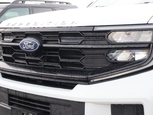 Oxford White 2025 Ford Expedition Max Active 4x4