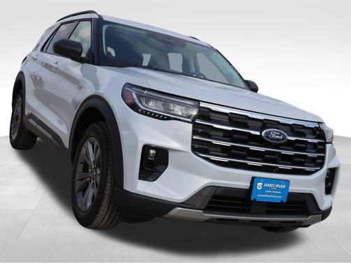 Space White Metallic 2026 Ford Explorer Active w/200A Pkg