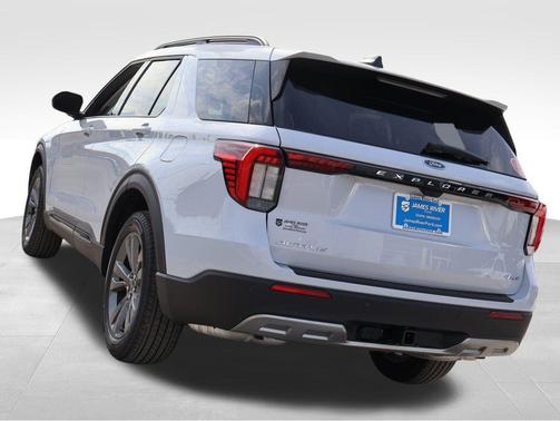 Space White Metallic 2026 Ford Explorer Active w/200A Pkg