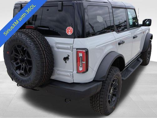 Avalanche Gray 2026 Ford Bronco Badlands