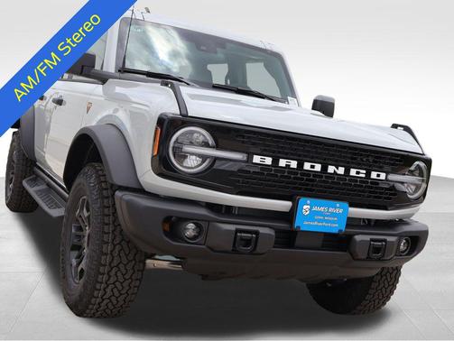 Avalanche Gray 2026 Ford Bronco Badlands