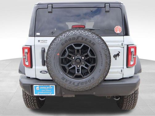 Avalanche Gray 2026 Ford Bronco Badlands