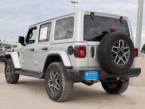 2024 Jeep Wrangler 4-Door Sahara 4x4
