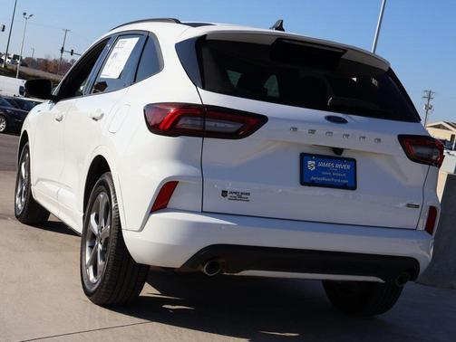 2023 Ford Escape ST-Line Select
